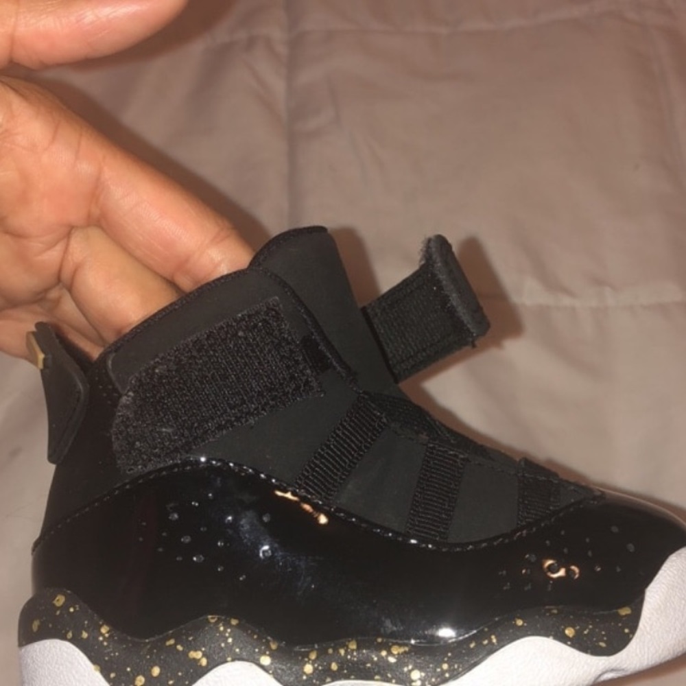 *SOLD ON MERCARI* Infant Jordan sneakers size 5c - Picture 2 of 6